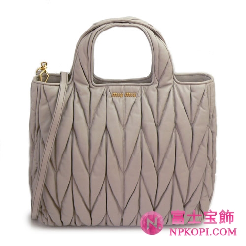 MIUMIU ミュウミュウ 2WAY ショルダーバッグ レディース ギャザー レザー グレイッシュベージュ RN0754 MATELASSE POMICE