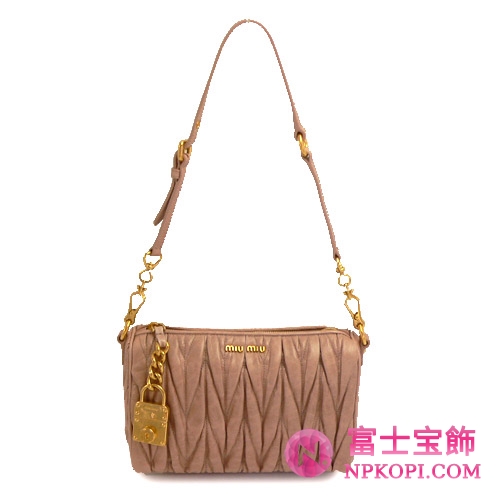 MIUMIU ミュウミュウ クラッチバッグ ポシェット 2WAY ヴィンテージ レザー ピンクベージュ 5N1521 MATELASSE LUX CIPRIA
