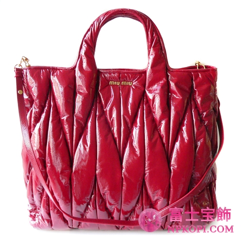 ミュウミュウ miumiu トートバッグ/ななめがけバッグ 2Way ショルダーストラップ付き マテラッセ風エナメル調 ルビーノ/レッド（RUBINO） RN0648 VERNICE