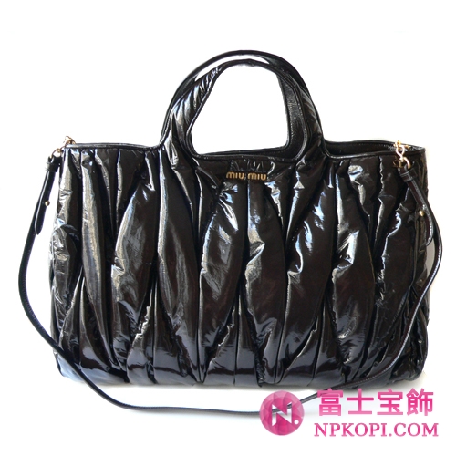 ミュウミュウ miumiu トートバッグ/2Wayショルダーバッグ ストラップ付き マテラッセ風エナメル調 ブラウン（MORO） RN0649 VERNICE