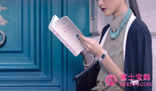 CHANEL｜シャネル　「プルミエール」[18KWG×ダイヤモンド×ブラックラッカー（文字盤）×オニキス（リューズ）]、ケースサイズ[20×28×6.6mm]、クォーツ、30m防水、2003万4000円（予価）　※2013年4月1日発売予定