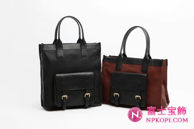 左から）tote bag (black) ¥149,100、tote bag (hot chocolate) ¥168,000 