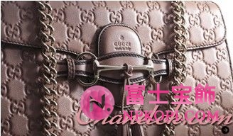 GUCCI｜グッチより使い勝手がよくなった、人気ライン「エミリー」