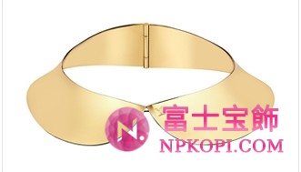 ルイ・ヴィトンの11‐12FWショーで登場したフェティッシュなメタルカラ―はタイムレスな定番になりそう。「