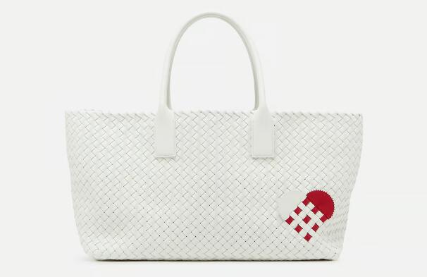 ボッテガヴェネタがバレンタインコレクション発売