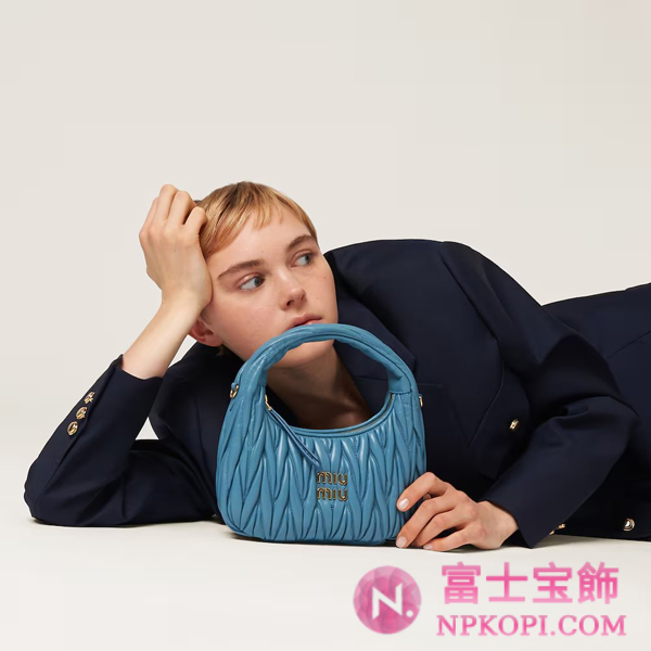 ミュウミュウスーパーコピーワンダー マテラッセレザー ホーボーバッグ5BC125_N88_F0F16_V_OOY