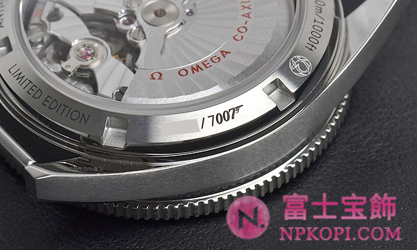 オメガ自動巻き時計シーマスター300 スペクター 世界限定7007本 233.32.41.21.01.001