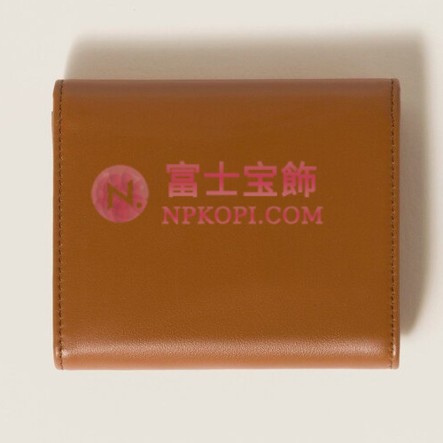 ミュウミュウスーパーコピーロゴ付 レザー財布5MH040_2CVX_F0046