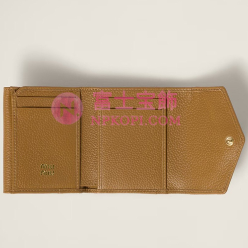 ミュウミュウスーパーコピーヴィッテロダイノレザーフラップ付折り財布5MH043_2DT7_F03OE