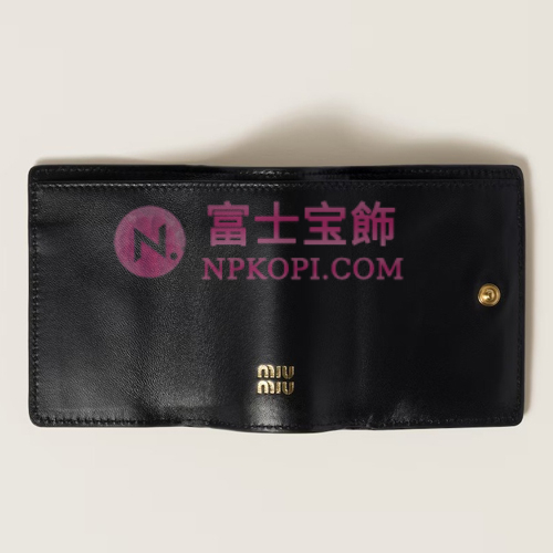 ミュウミュウスーパーコピーパテントレザー 財布5MH021_A069_F0002