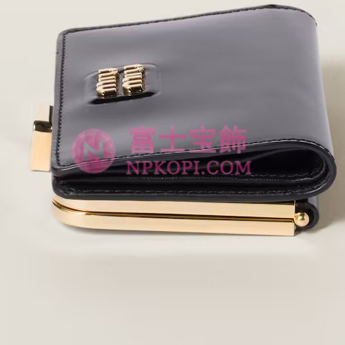 ミュウミュウスーパーコピーパテントレザー コインケース5ME009_A069_F0002