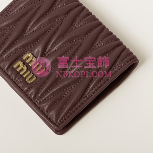 ミュウミュウスーパーコピーマテラッセレザー 折り財布5MV204_AFPP_F0NBL