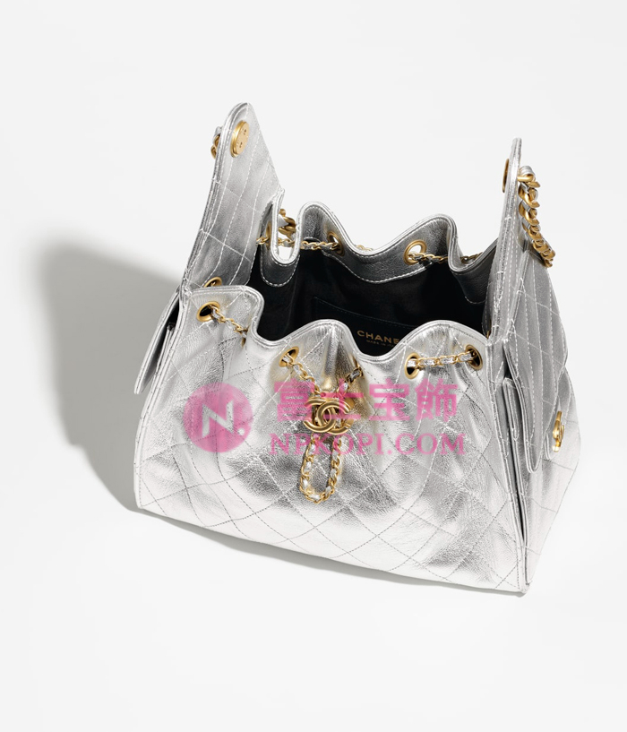 シャネルスーパーコピー後払い2025年春夏CHANEL 25 スモール ハンドバッグメタリック グレインド カーフスキンシルバーAS5293-B20405-NZV67