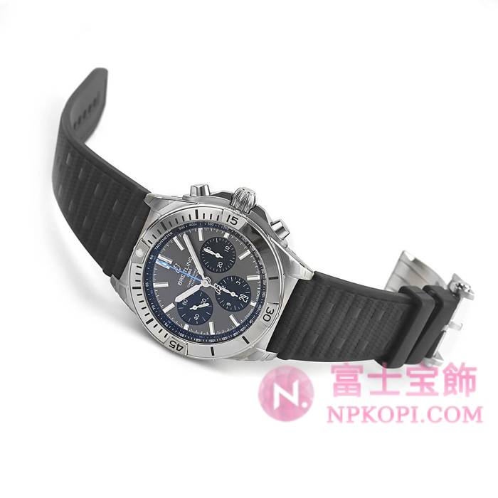 ブライトリング自動巻き時計クロノマットB01 42 EB0134101M1S1