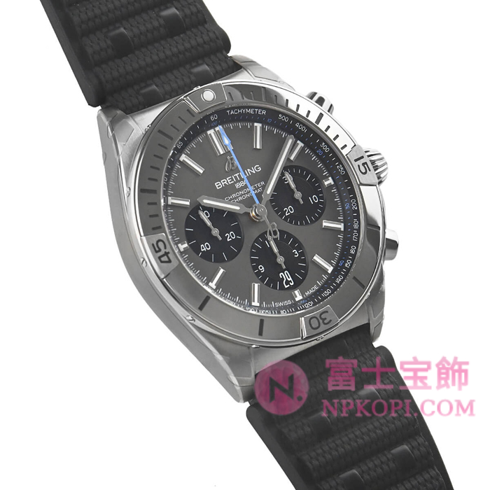 ブライトリング自動巻き時計クロノマットB01 42 EB0134101M1S1